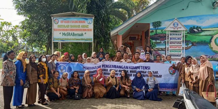 Perpustakaam UMSU Terlibat Pembinaan Pengembangan Kompetensi Pustakawan Sekolah SMP di Deli Serdang