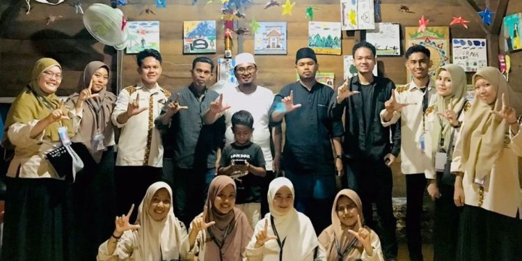 RELAWAN PERPUSTAKAAN DAN PUSTAKAWAN UMSU MELAKSANAKAN BAKTI LITERASI BERBASIS INKLUSI SOSIAL