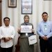 Wakil Rektor II UMSU Prof. Dr Akrim M.Pd Mewakili Rektor Memberikan Apresiasi Kepada Pustakawan UMSU Nurhidayah S.Sos