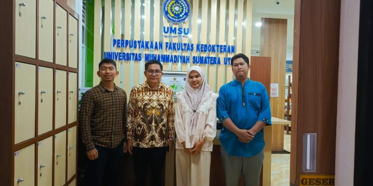 Penyerahan SK Plt Koordinator Perpustakaan Cabang Fakultas Kedokteran UMSU