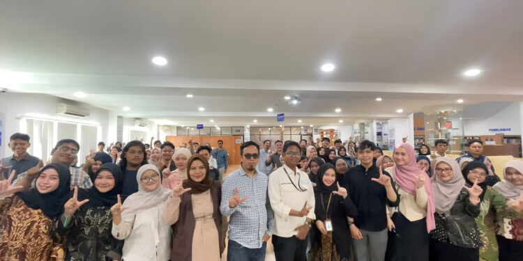 Seminar Perpustakaan Dorong mahasiswa semakin adaptif di era digital, Perpustakaan UMSU menggelar seminar bertajuk “Smart AI Smart Student”