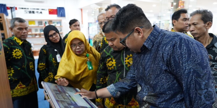 Majelis Dikdasmen & PNF Pimpinan Daerah Muhammadiyah Kampar melakukan kunjungan ke Perpustakaan UMSU