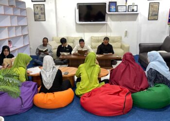 Bukan Sekadar Pelayanan, Staf Perpustakaan UMSU Jaga Kehangatan Ramadan Lewat Tadarus Bersama
